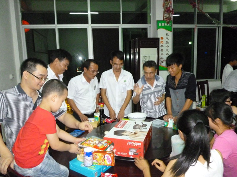 月滿中秋，樂溢新奧